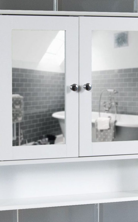 Fehér fürdőszoba tükrös szekrény